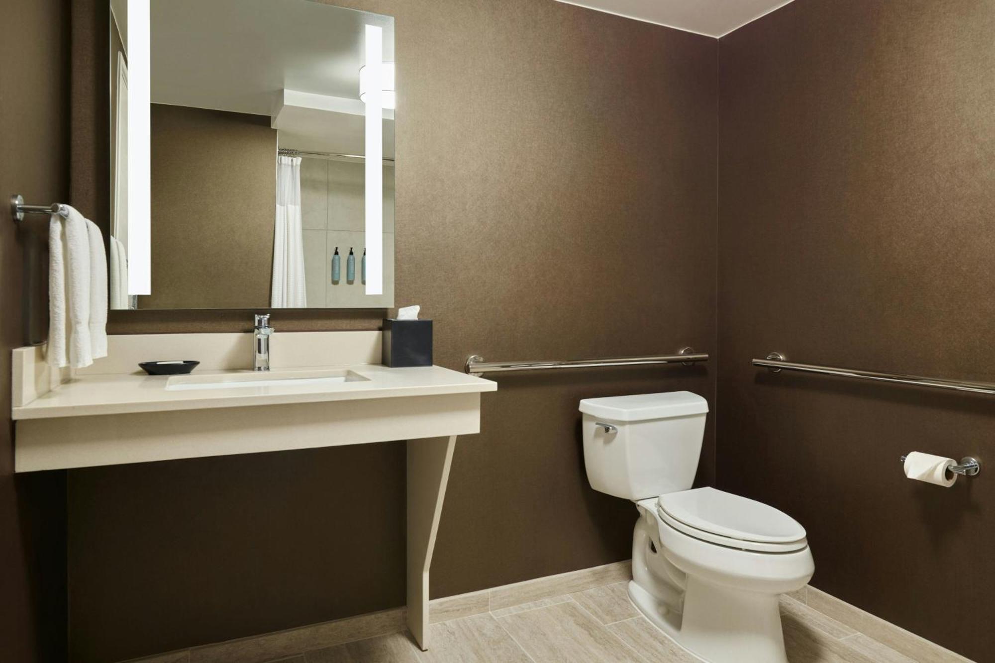Courtyard By Marriott Angeles Old Town Hotel