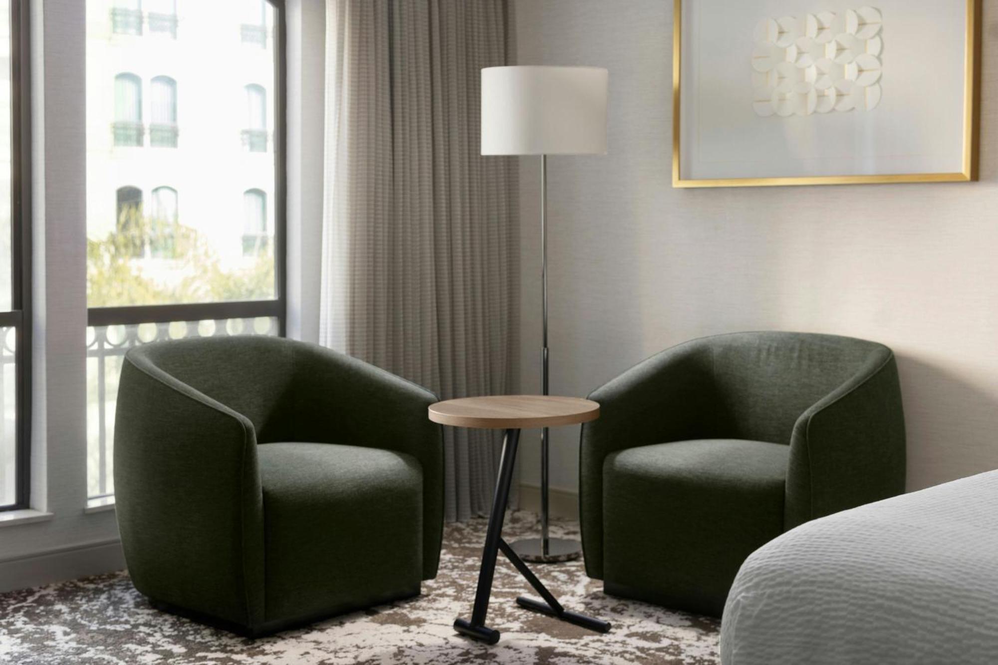 Courtyard By Marriott Angeles Old Town Hotel 4*
