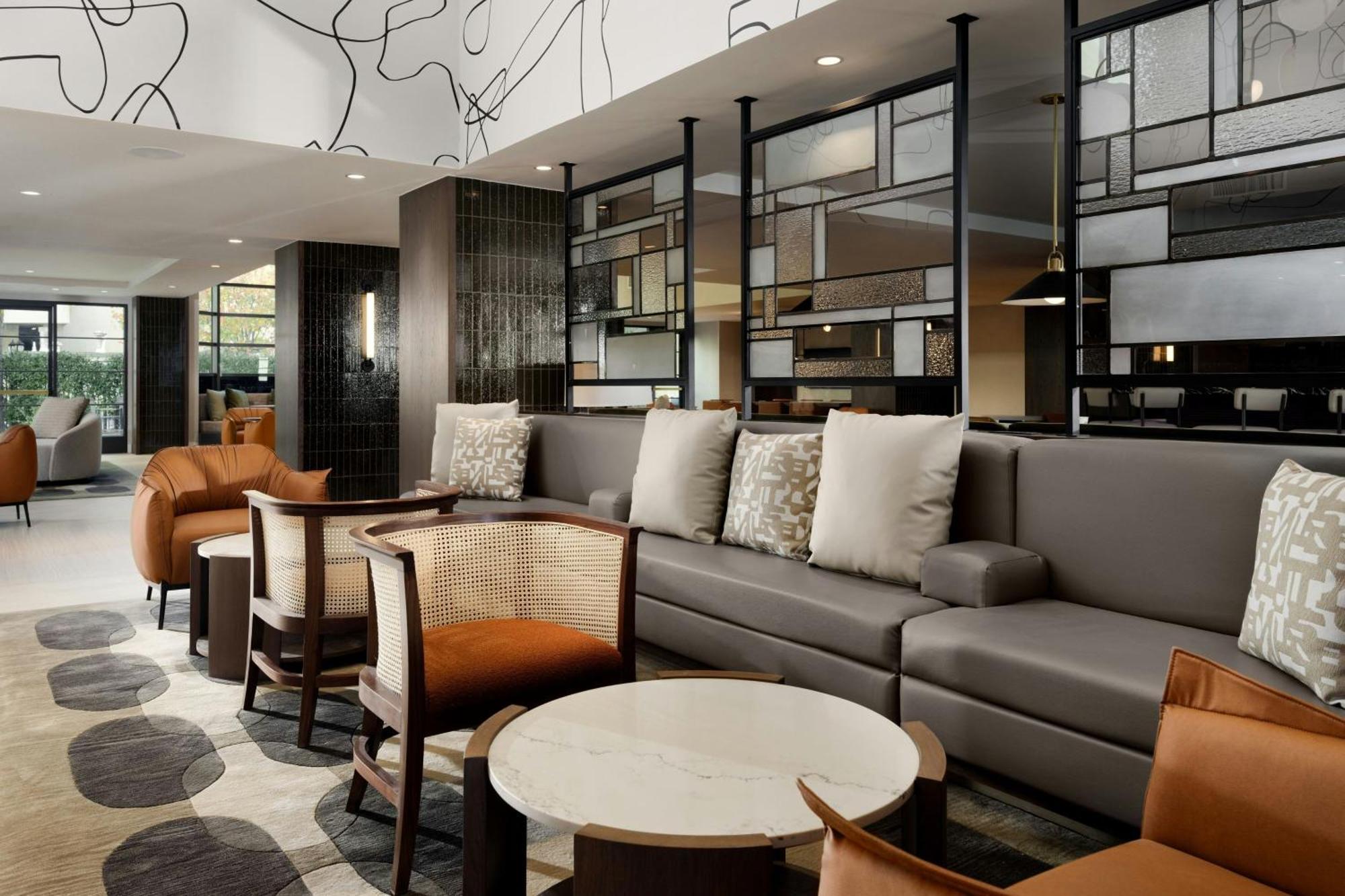 Courtyard By Marriott Angeles Old Town 4*